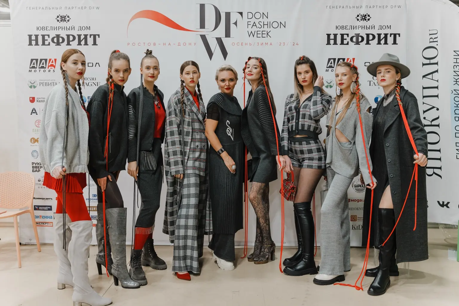 Ольга Кадейкина и модели коллекции «Элексир» на Don Fashion Week